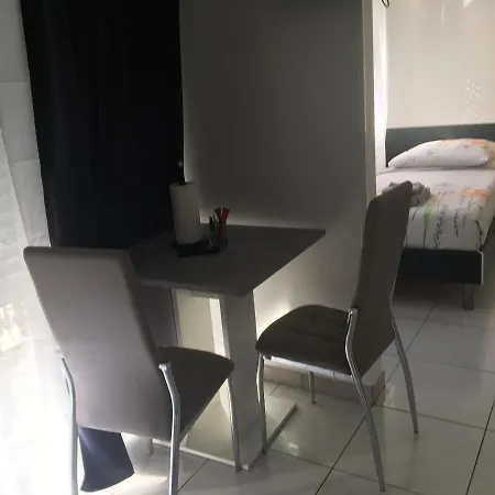 Apartment Lora Rm 860